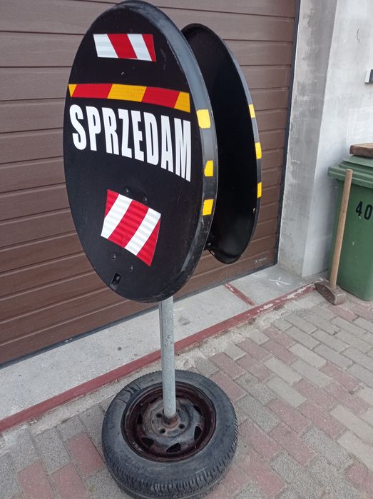 Reklama wolnostojaca