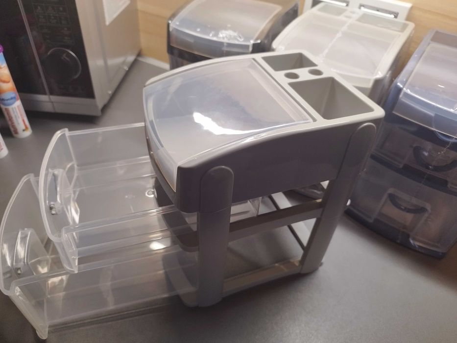 Пластиковый органайзер ( новый ) 15см*18см*21см