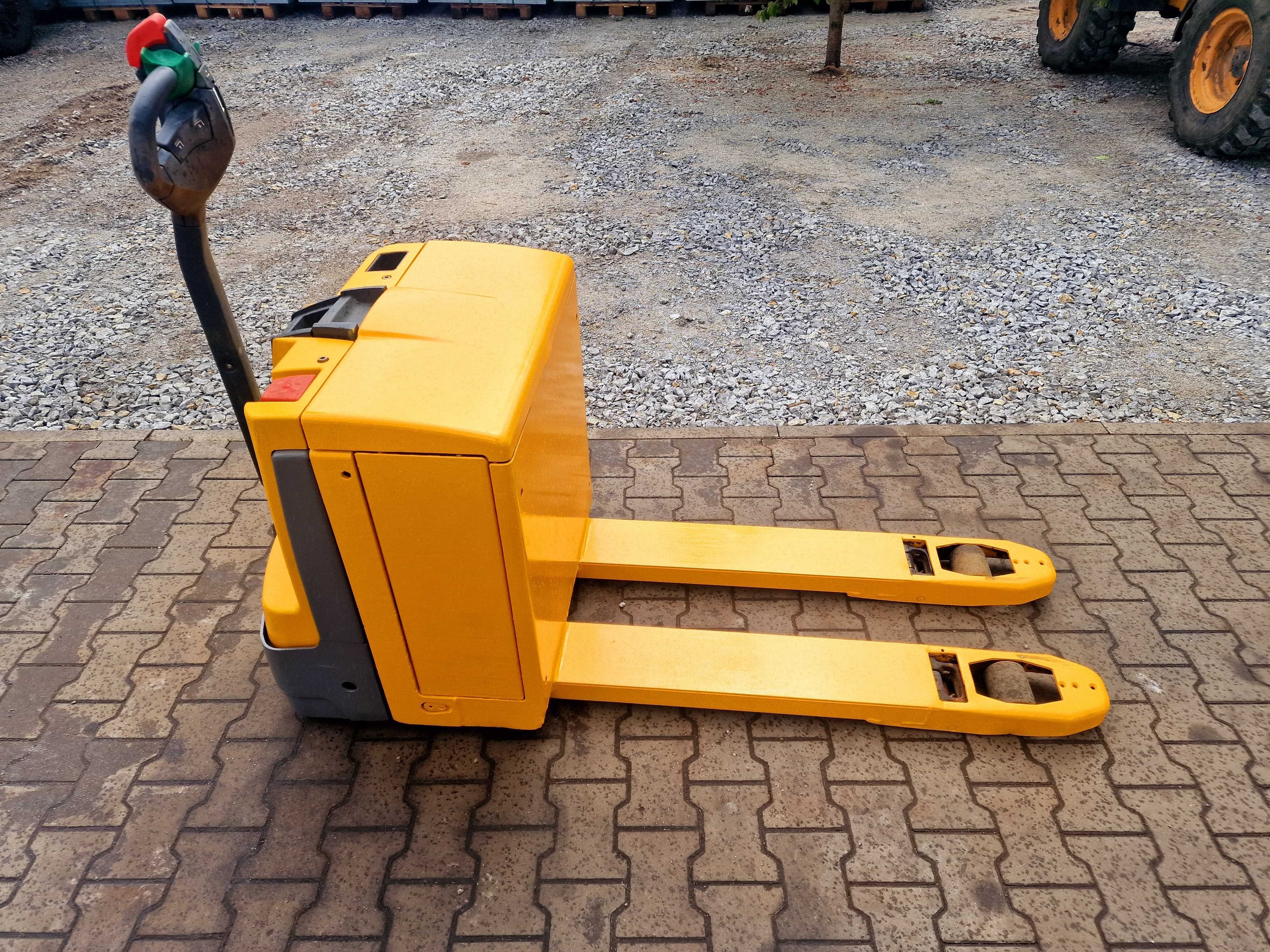 Jungheinrich EJE 118 Wózek Paletowy Niskiego Podnoszenia Paleciak 1,8T