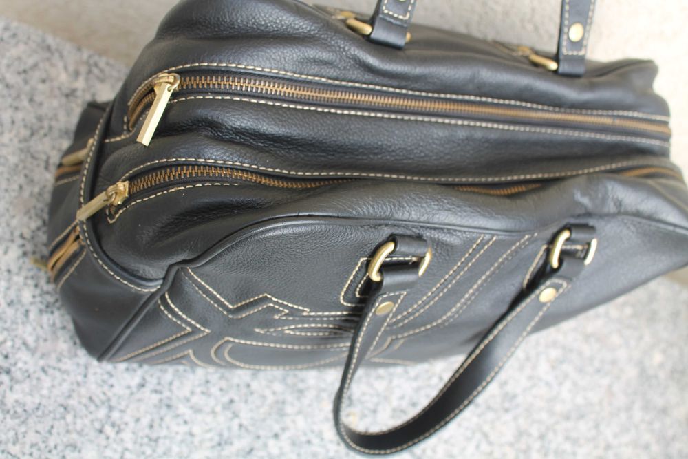 Carteira toda ela em pele da purification garcia