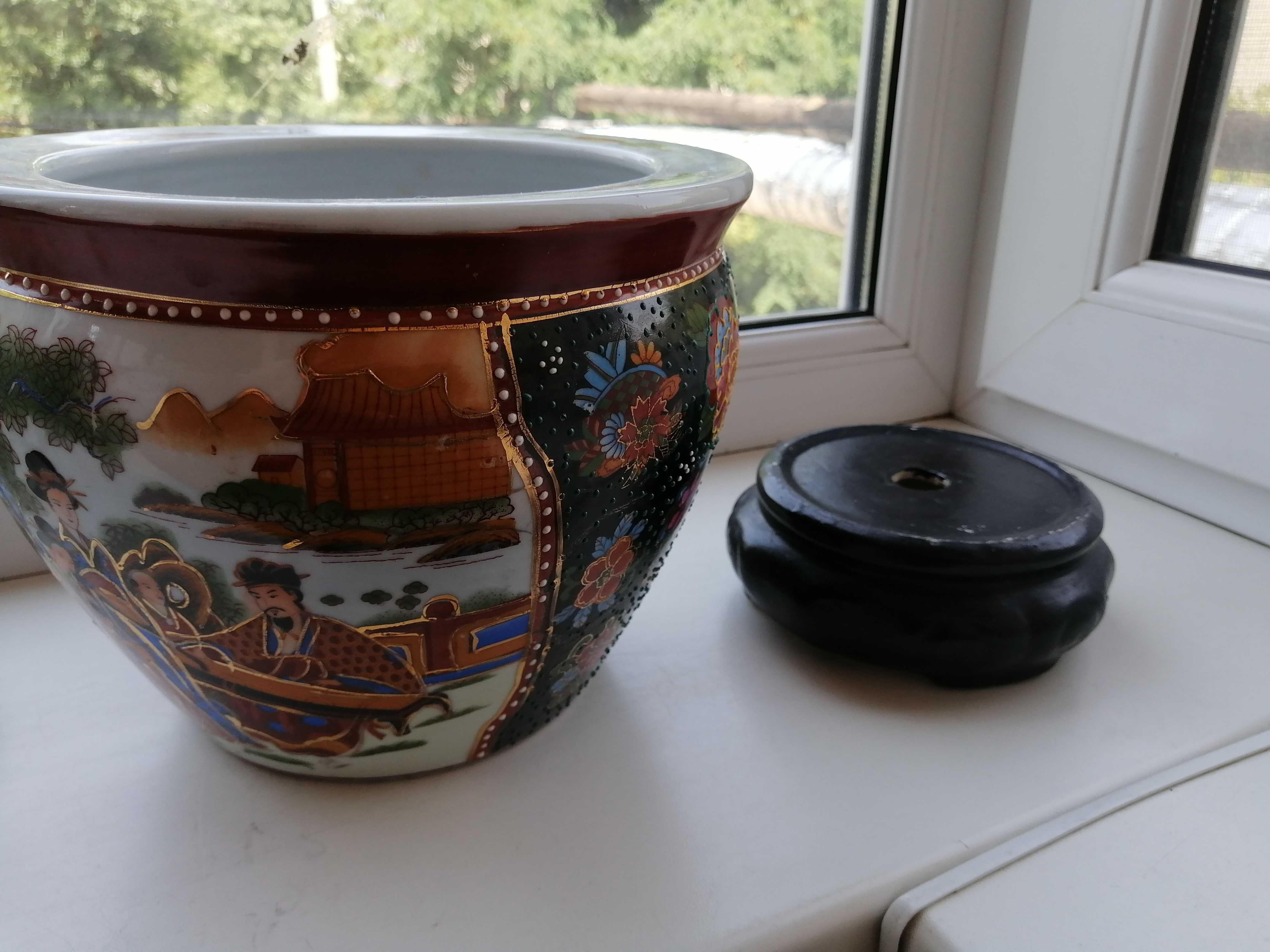 Фарфор.Шикарная ваза,кашпо,ручная роспись,сюжеты,позолота,Япония