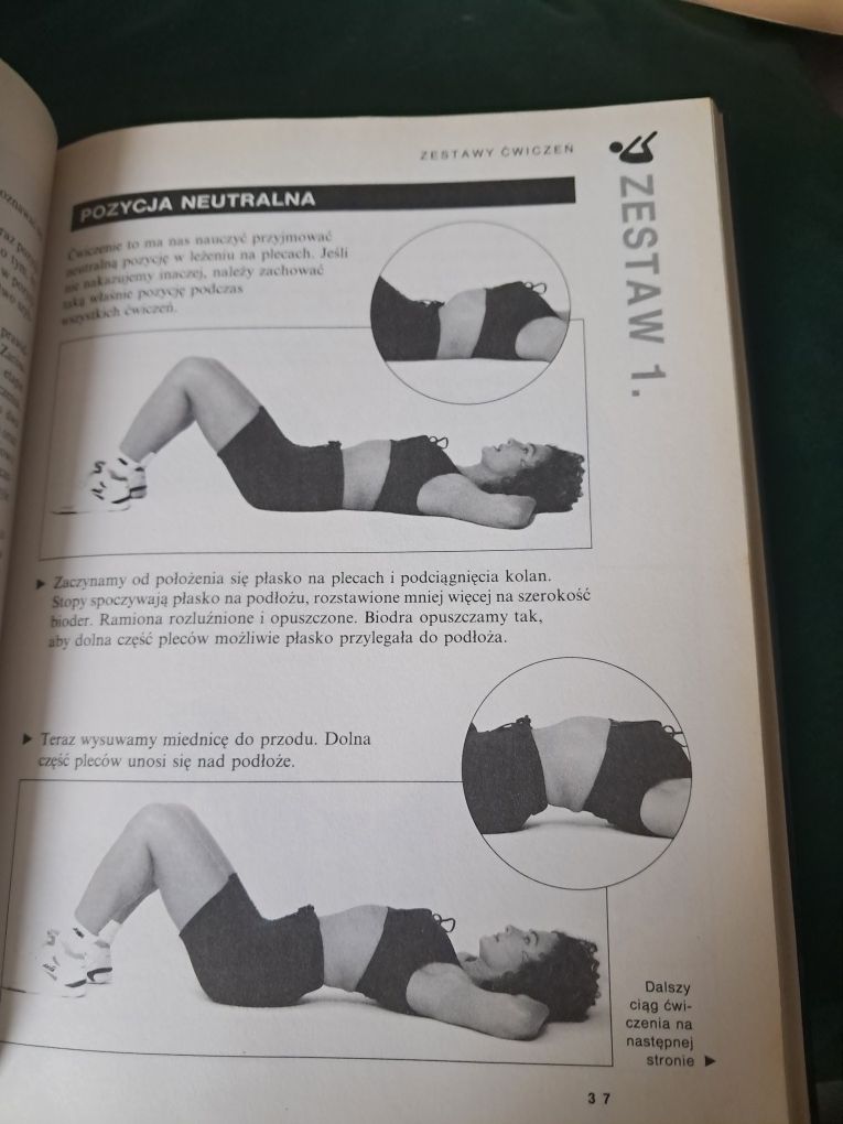 Książka ćwiczenia na brzuch