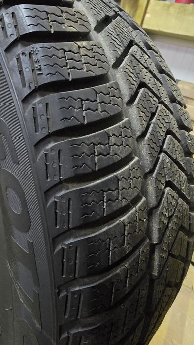 Opony zimowe 235/45R17 V Pirelli SOTTOZERO3  JAK NOWE