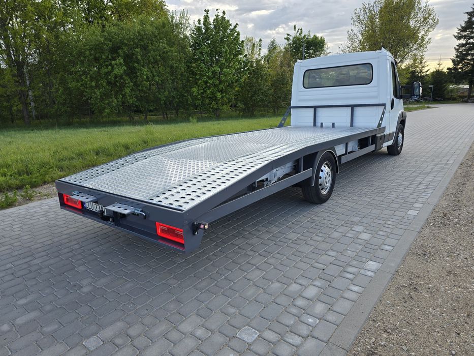 Nowa Zabudowa platforma najazd na Autolaweta 
Blach