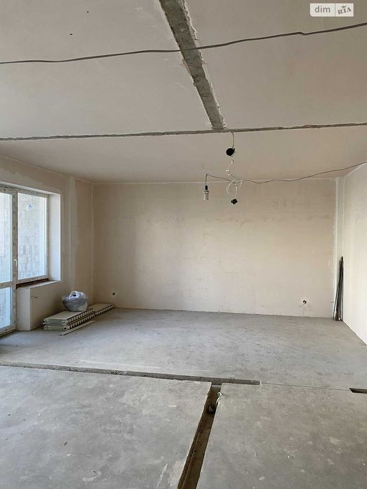 Продається простора квартира площею 72 м² на 1 поверсі