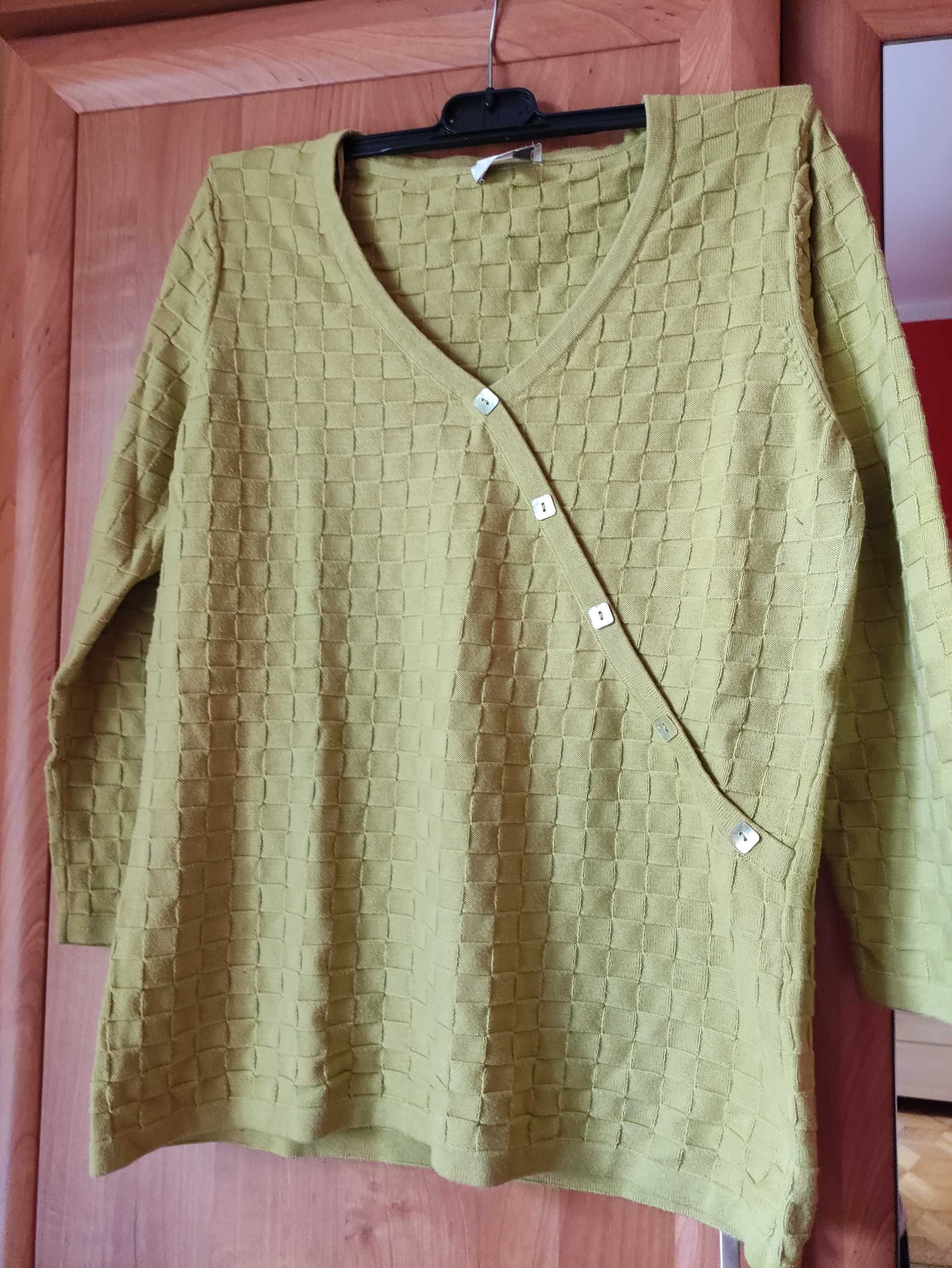 Sweter oliwkowy w rozmiarze S