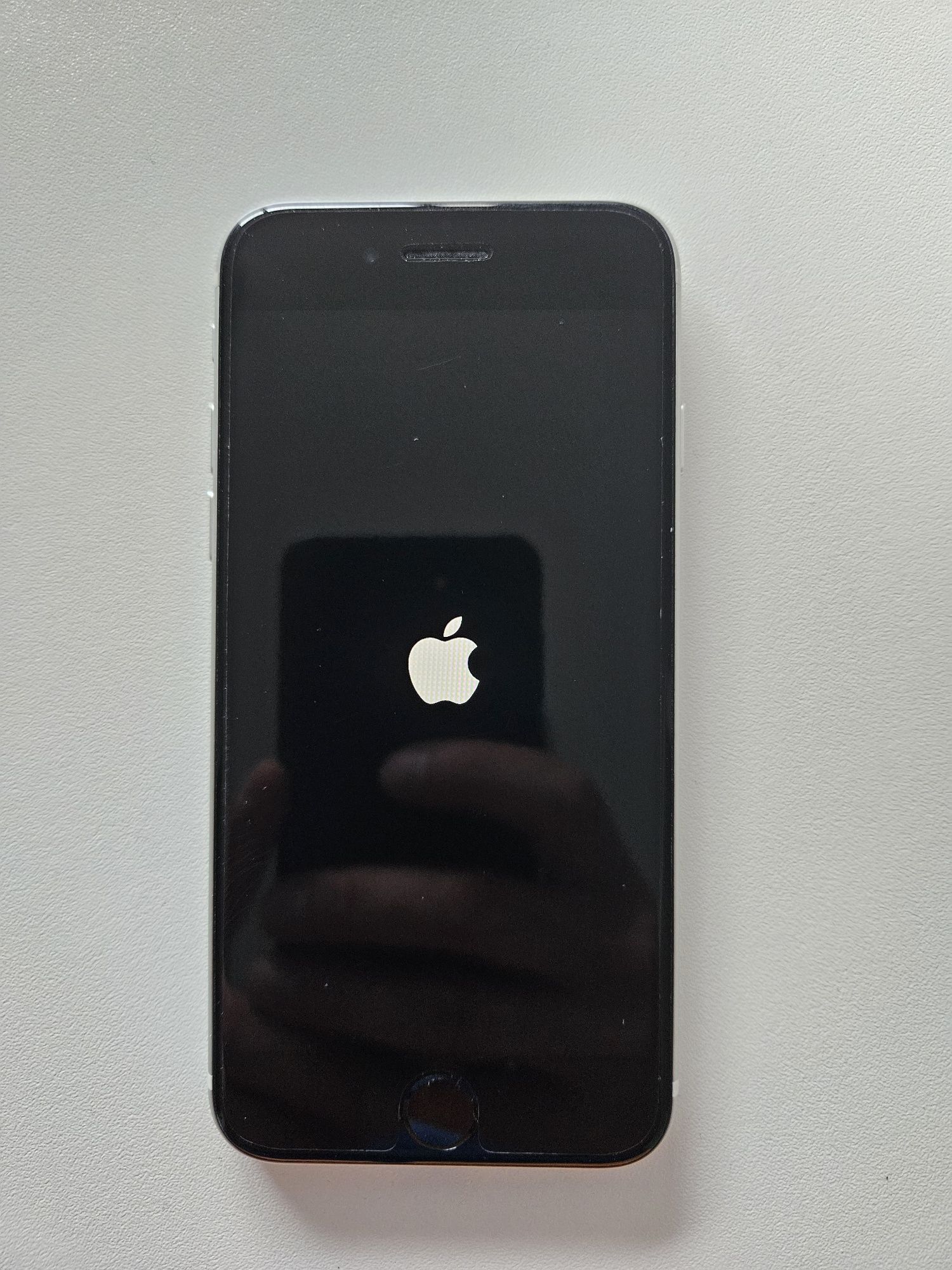 Sprzedam iPhone SE