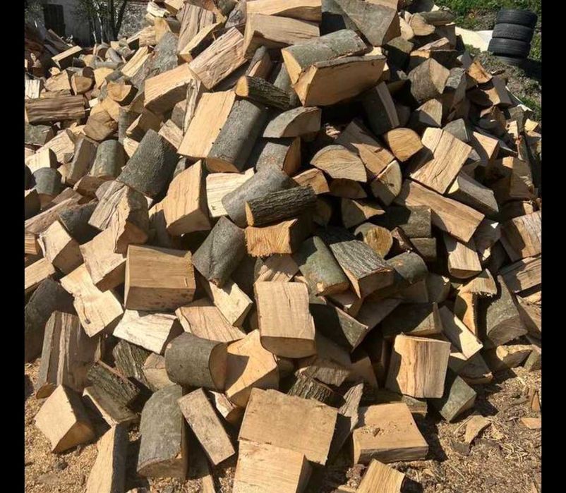 Sezonowane kominkowe opałowe drewno
