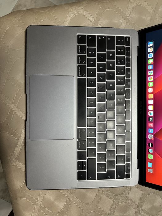 Macbook Air 2019 A1932 8Gb RAM 128Gb SSD
