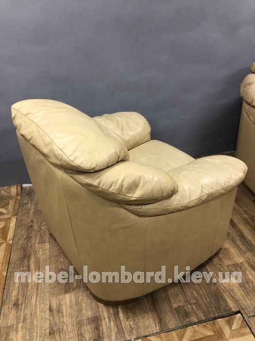 Кресло "Беж" "Кожа" , бу