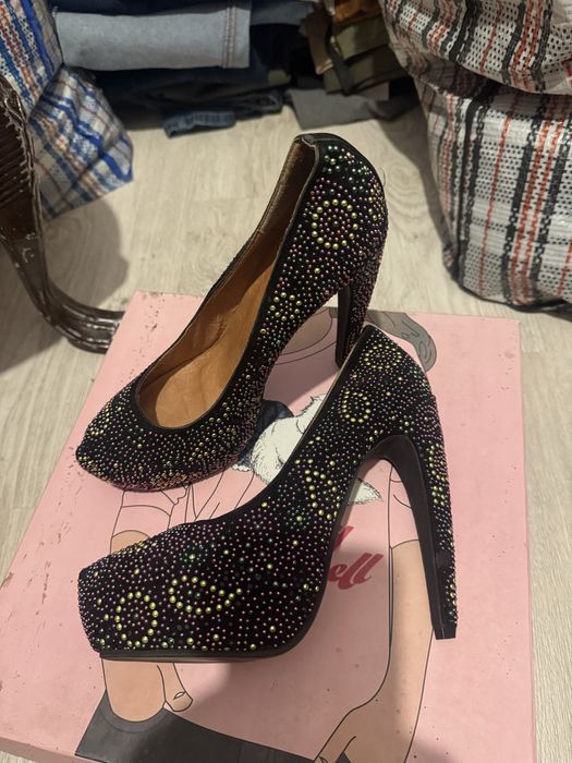 szpilki czółenka Jeffrey Campbell