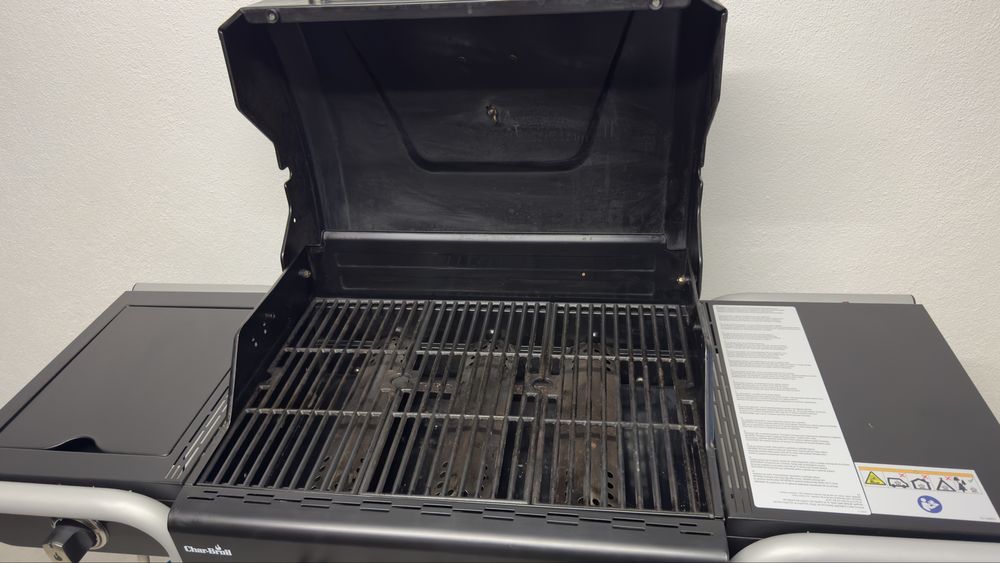 Churrasqueira Barbecue hibrido CHAR-BROIL carvão e gás