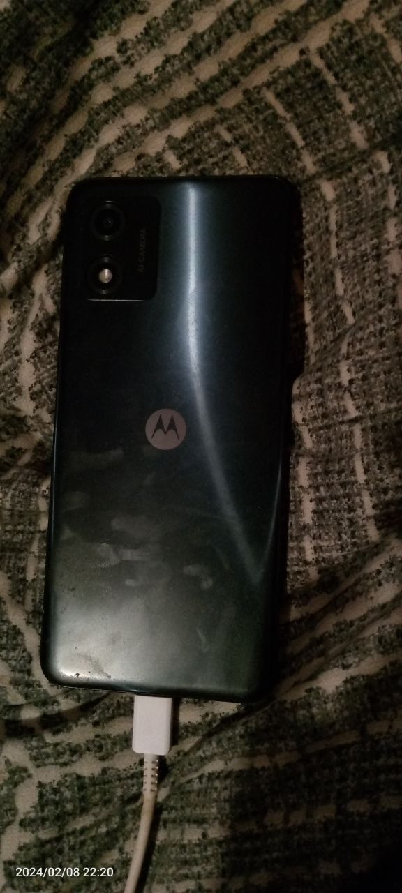 Motorola e13  в хорошем состоянии, б/у