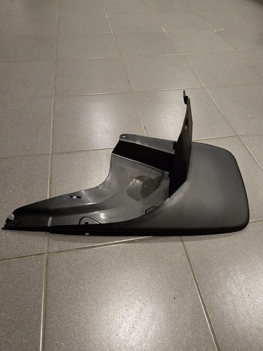 Бризговик для Тайота прада 150