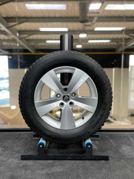 Kompletne oryginalne koła Skoda 16" / Zimowe / Jak nowe ! / okazja !!