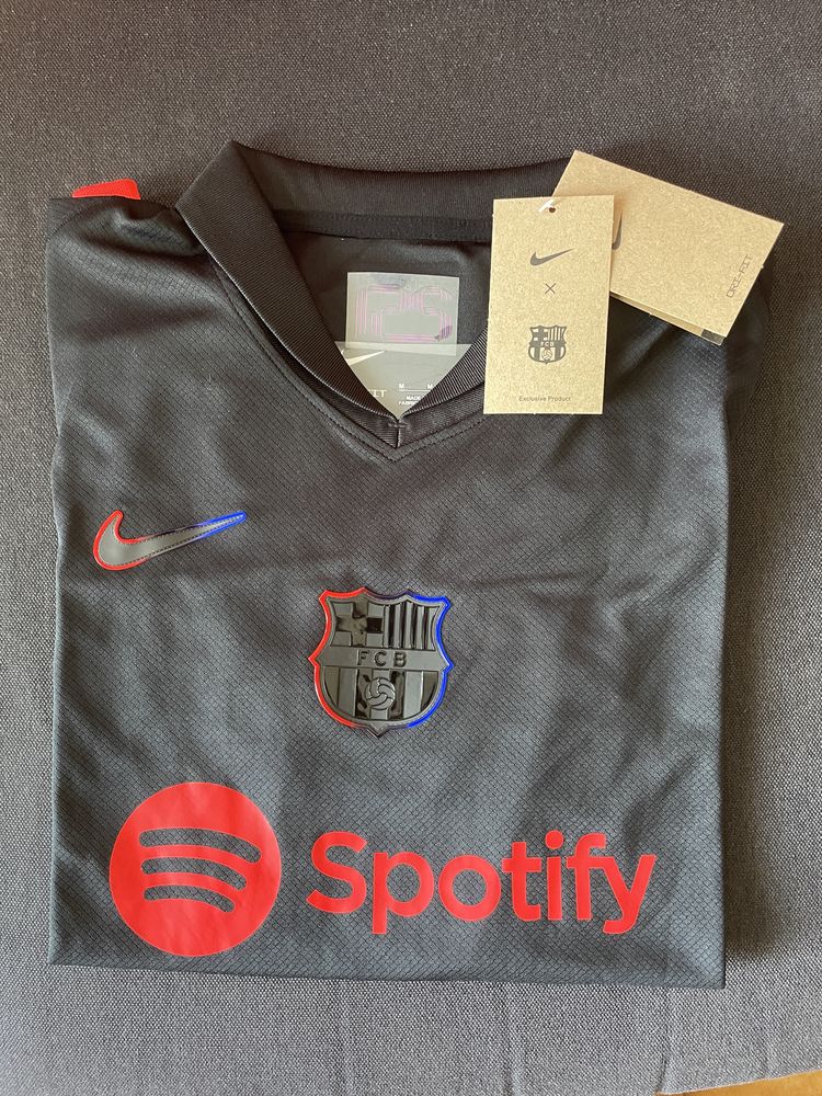 camisola preta do Barcelona