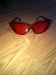 czerwone okulary