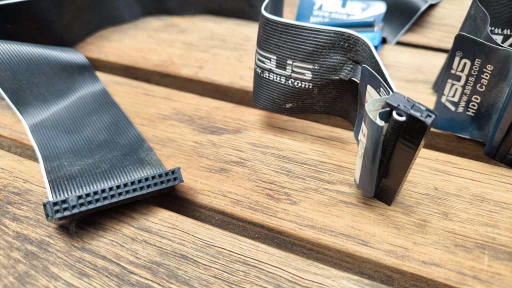 Cabos HDD ASUS para disco rígido