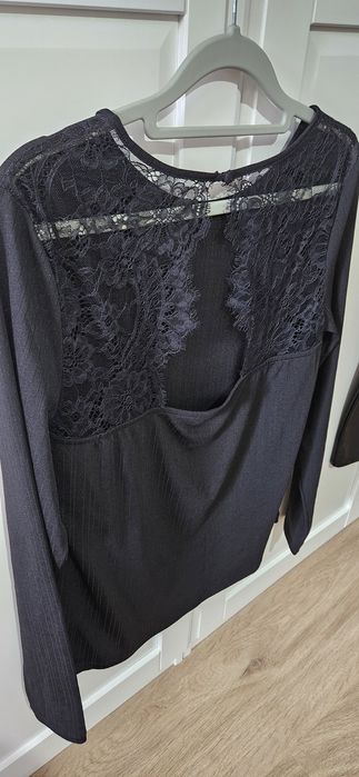 Sprzedam czarna bluzke  z H&M rozmiar L