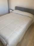 Cama casal + colchão + roupa de cama