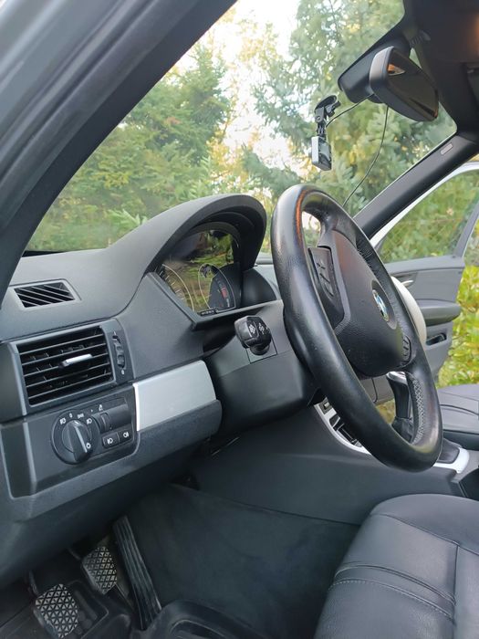 samochód osobowy BMW X3 E 83