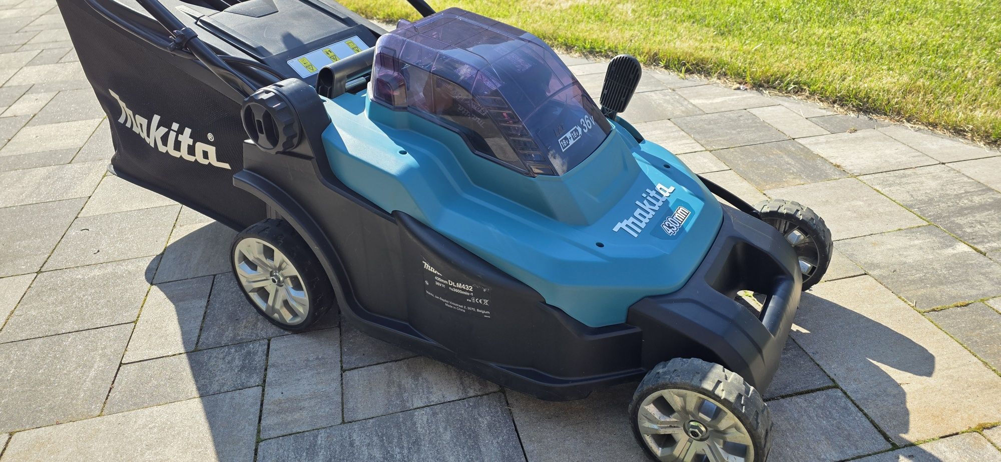 Акумуляторна газонокосарка Makita DLM432CT2