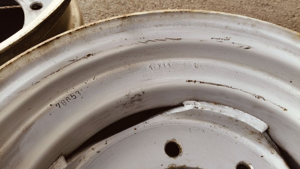 Felgi do koparki przyczepy przód r18 cali 8 otworów używane
