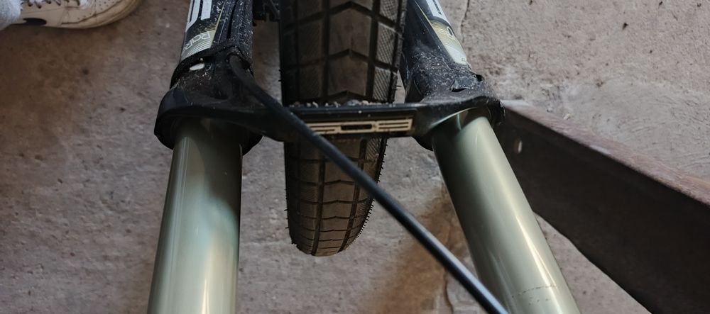 Giant glory 2 2015 M 27,5" DH (FR/STUNT/ENDURO/DIRT/DH)