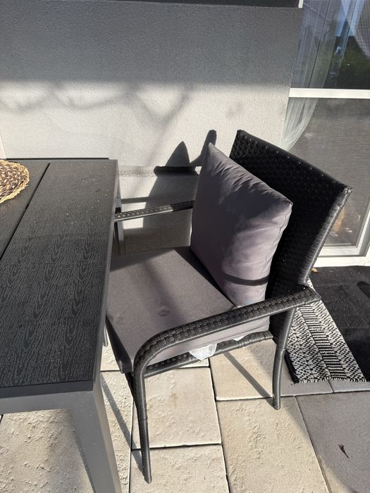 Zestaw stol krzesla i lezak technorattan na taras balkon