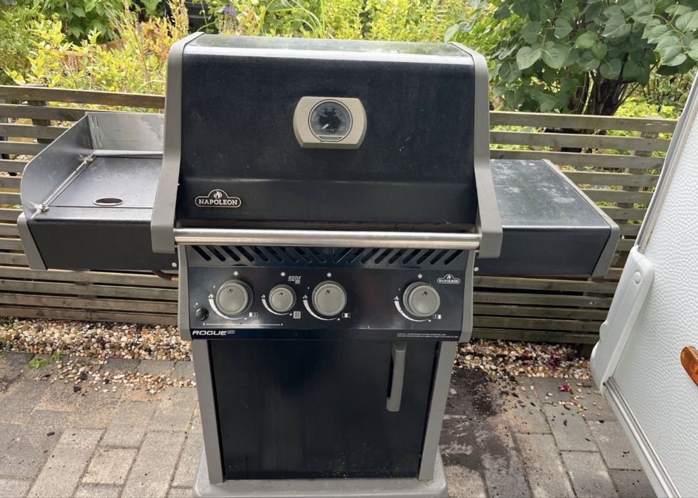 Grill gazowy NAPOLEON rogue XT 425, pokrowiec!