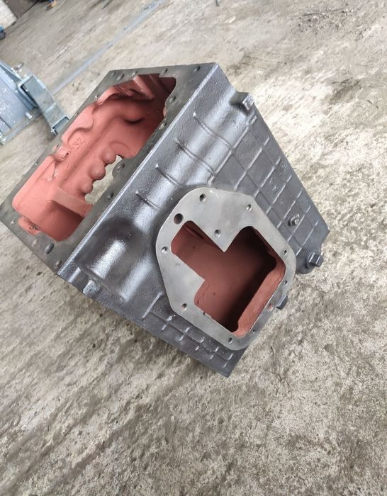 Корпус коробки кпп мтз корито та інші запчастини по мтз маємо все мтз