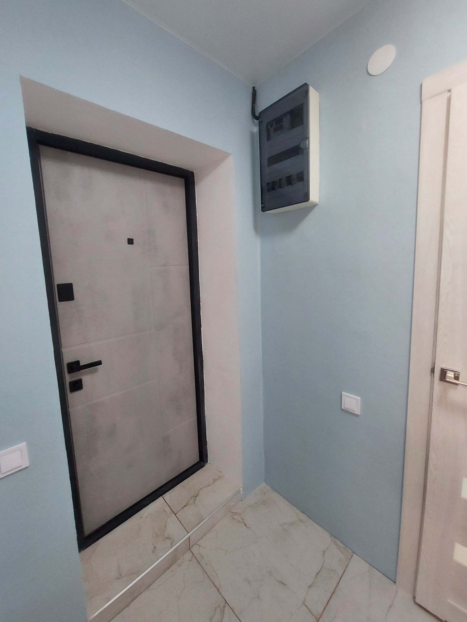 Продам 2-х кімнатну квартиру 47.м.кв.  у С. Пухівка