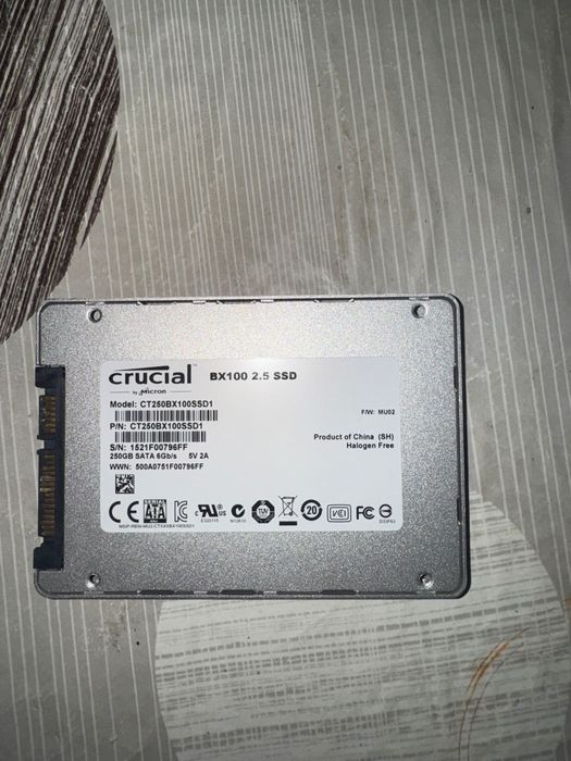 Vendo  disco ssd crucial de 250gb