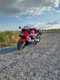 Motocykl Honda CBR 600F4