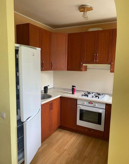 Срочно!!! Сдам 2 кв м Дворец Спорта Бульв. Юрьева 7000 + сч.