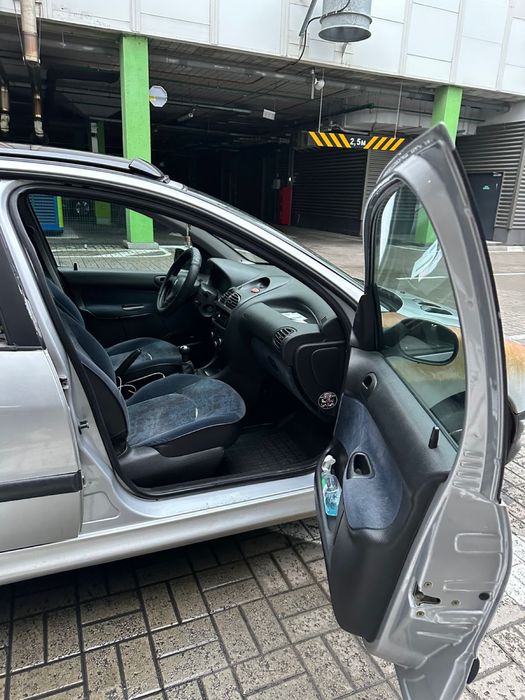 Peugeot 206 2000р