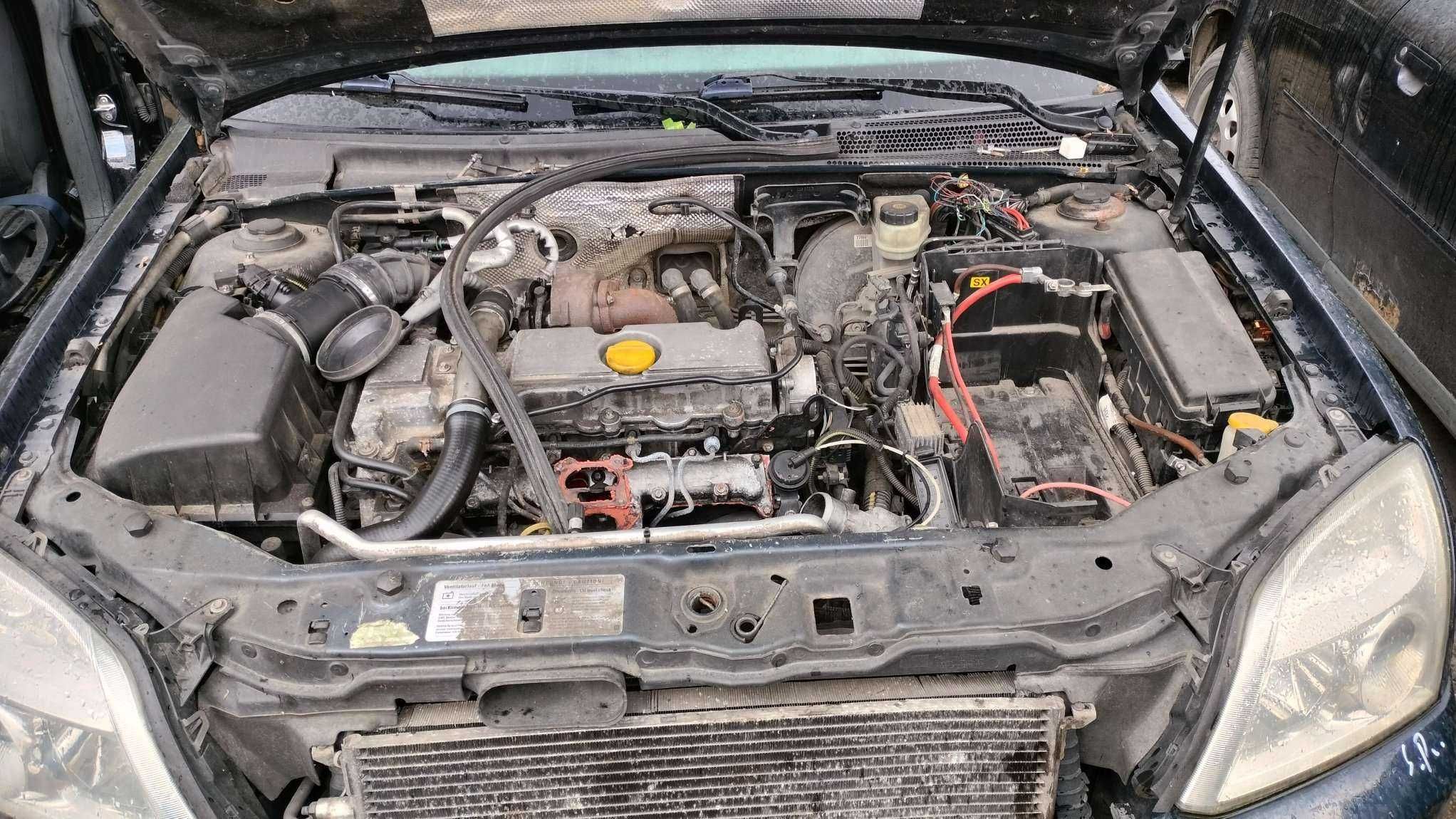 Opel Vectra C 2.2 DTI  lampy maska drzwi zderzak tył