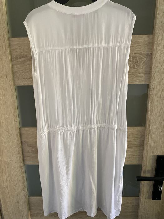 Biala letnia sukienka 38 m