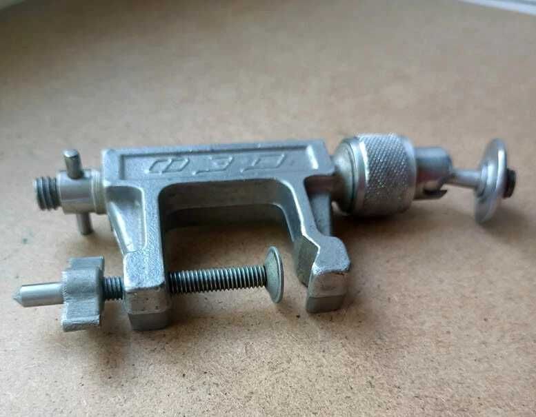 Струбцина, штатив для фотоаппарата фэд