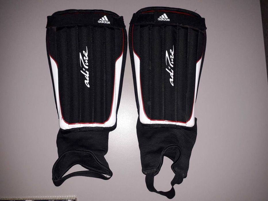 Ochraniacze Adidas Adipure Anatomic roz.L