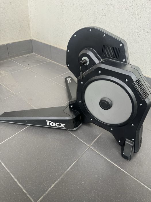 Велотренажер TACX FLUX S Smart