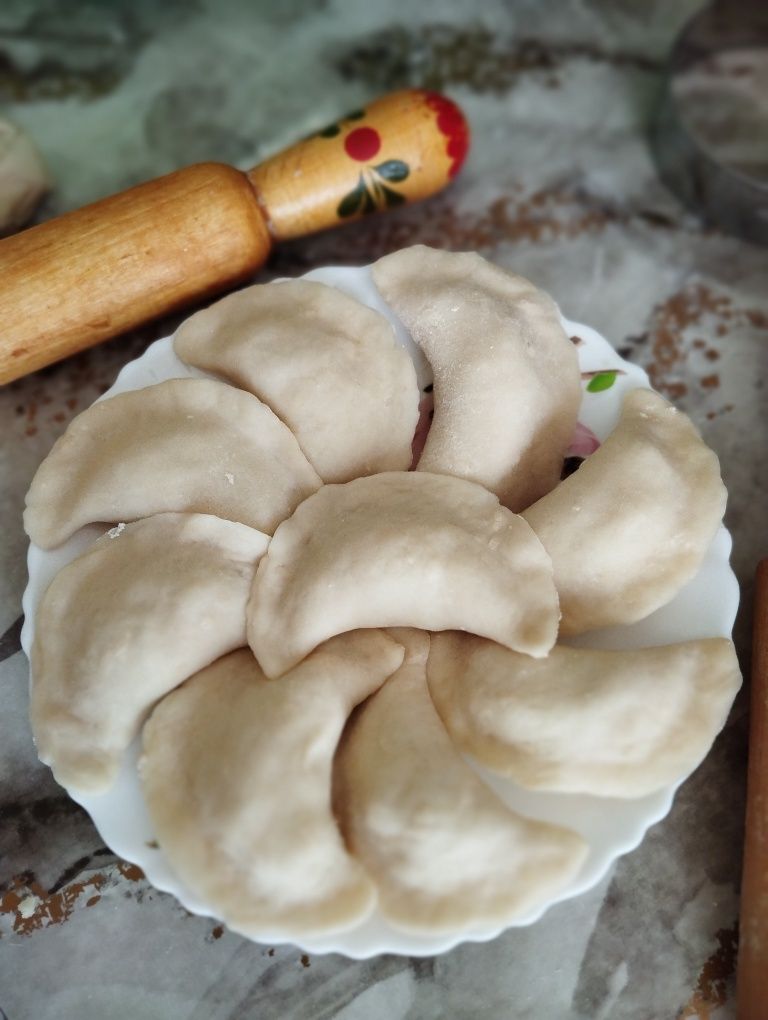 Пельмені, чебуреки, вареники, голубці, перчик з начинкою.