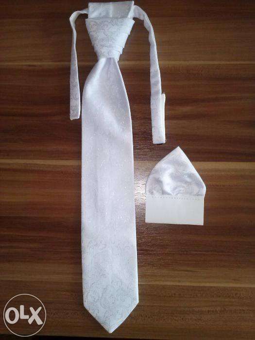 Musznik, krawat na ślub śnieżno-biały