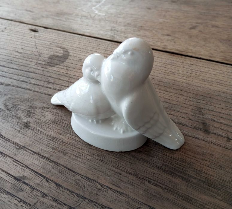 Escultura Pombas vintage em faiança Secla