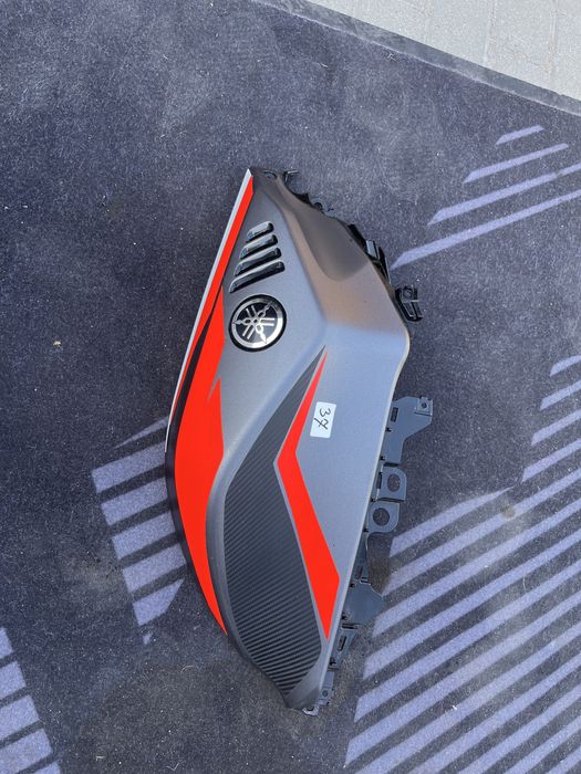 Nakladka Zbiornika plastik Yamaha r7 ( oklejona - pod spodem czarny)