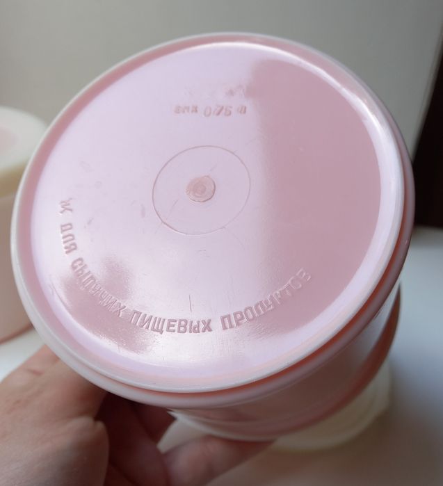 Різні ємності кухонні для сипучих