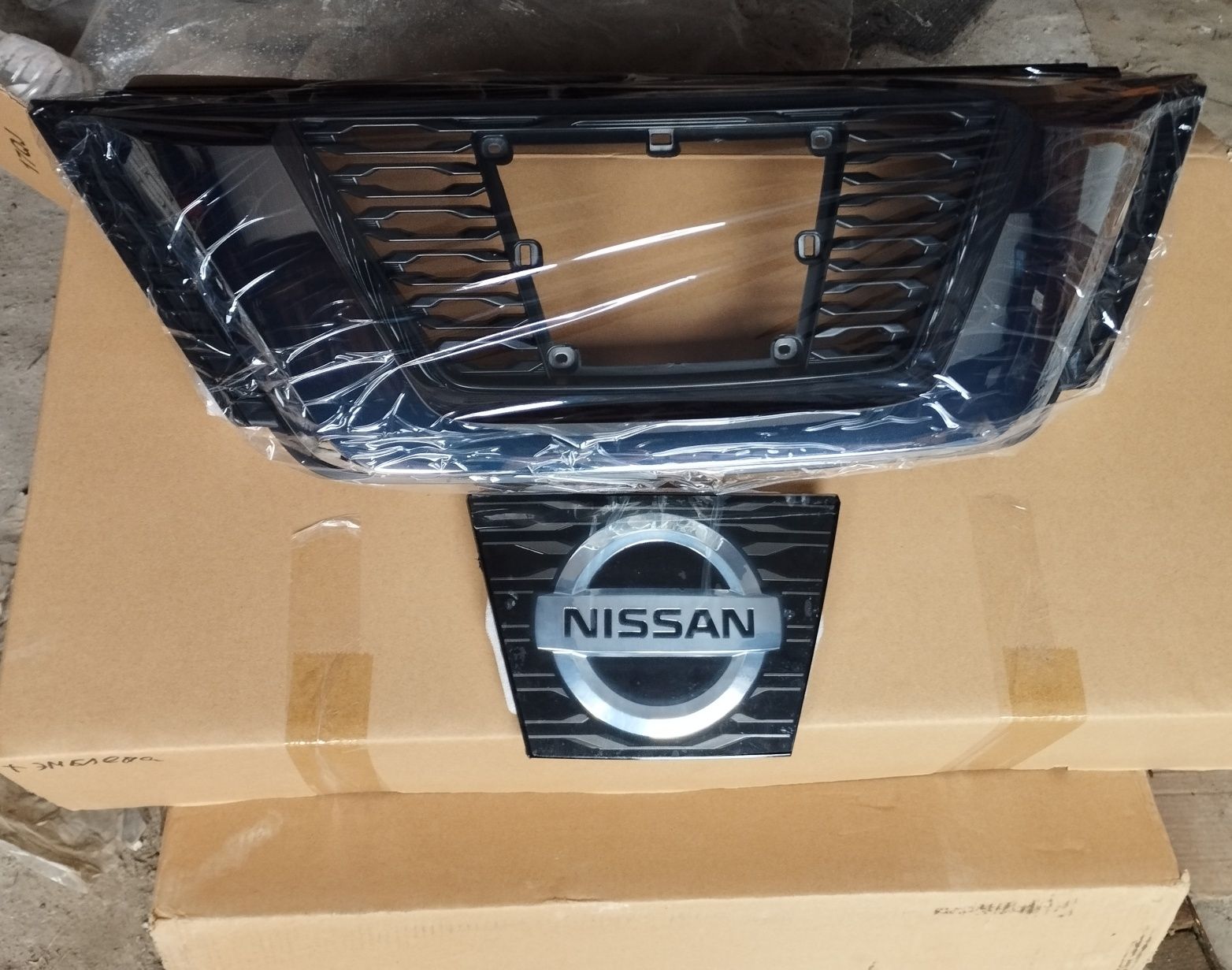 Хром решітки радіатора Ніссан Рог Nissan Rogue