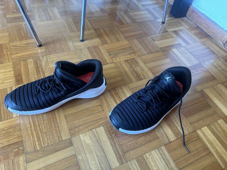 Sapatilhas Jordan Flight Luxe (tamanho 11US, 45EUR)