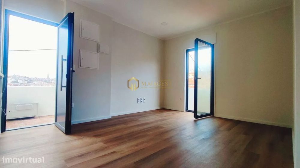 Andar Moradia T2 com Vista Rio junto ao Jardim do Morro