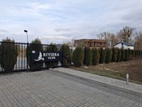 Продаж будинку "Riviera Club".